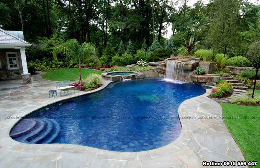 Bể bơi phù hợp với biệt thự nhà vườn